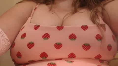 Snapshot of moaningsquirtle chatting on October 18, 12:39 pm Squirtle Myrtle Warren online show from October 18, 12:39 pm