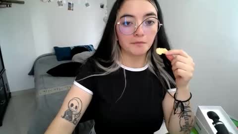 Snapshot of mocca_117 chatting on October 29, 4:31 pm Sam online show from October 29, 4:31 pm