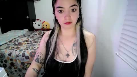 Snapshot of mocca_117 chatting on December 5, 2:31 am Sam online show from December 5, 2:31 am