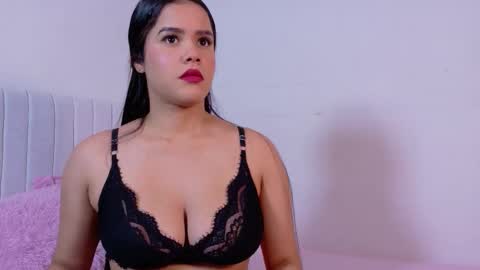 Snapshot of modelross07 chatting on November 11, 7:25 pm zoe ross online show from November 11, 7:25 pm