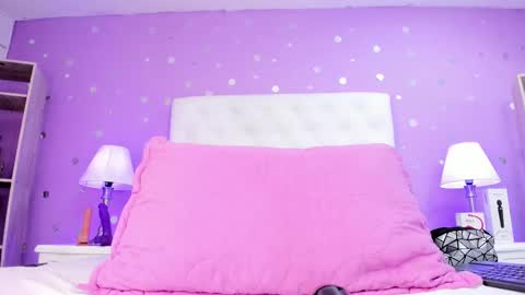 Snapshot of models_sophia chatting on October 31, 8:10 pm Sophia online show from October 31, 8:10 pm