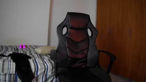 Snapshot of modexusparty chatting on February 6, 7:29 pm modexusparty online show from February 6, 7:29 pm