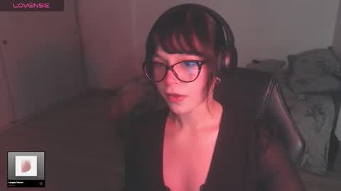 Snapshot of modjo_ chatting on December 17, 4:18 am Modjo online show from December 17, 4:18 am