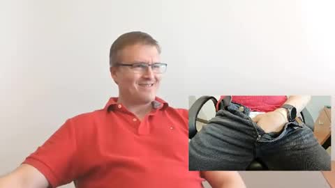 Moe online show from October 3, 7:11 pm