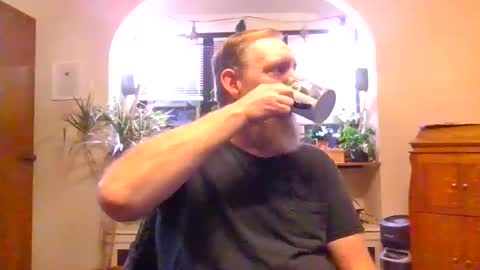 Snapshot of moeblick chatting on December 6, 12:49 pm moeblick online show from December 6, 12:49 pm