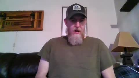 Snapshot of moeblick chatting on January 2, 2:13 pm moeblick online show from January 2, 2:13 pm
