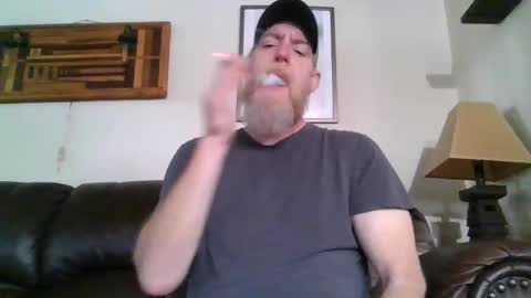 Snapshot of moeblick chatting on January 4, 3:39 pm moeblick online show from January 4, 3:39 pm