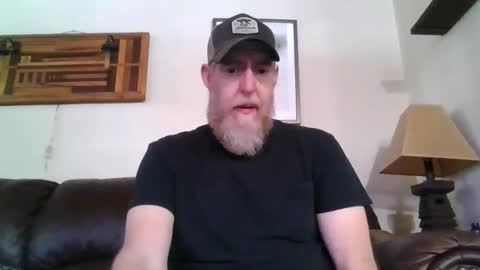Snapshot of moeblick chatting on January 6, 6:10 pm moeblick online show from January 6, 6:10 pm