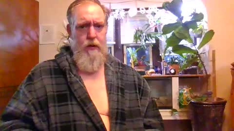 moeblick online show from December 18, 1:28 pm