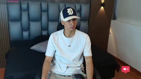 mohamed_malik online show from May 2, 12:43 pm