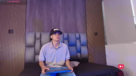 mohamed_malik online show from May 5, 12:35 pm