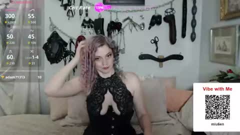 Snapshot of mohawkmischief chatting on June 10, 7:24 pm MohawkMischief online show from June 10, 7:24 pm