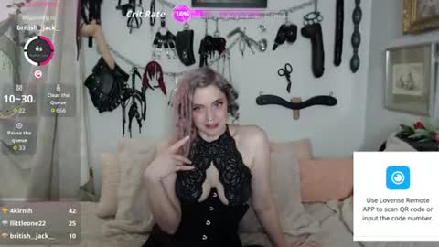 Snapshot of mohawkmischief chatting on June 12, 6:51 pm MohawkMischief online show from June 12, 6:51 pm