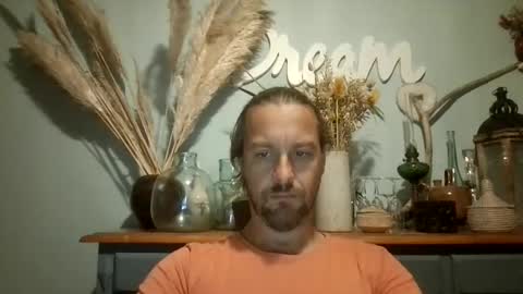 Snapshot of moi9876543210 chatting on September 19, 10:21 pm Julien online show from September 19, 10:21 pm