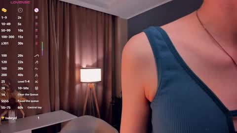 Laura online show from October 9, 1:36 am