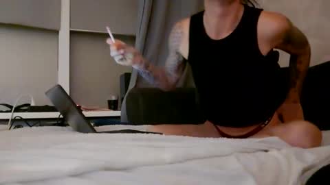 Snapshot of mokkeltje9 chatting on September 28, 10:48 pm KinkyCoupleNL online show from September 28, 10:48 pm