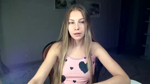 Snapshot of molli_and_tom chatting on October 7, 2:03 pm Bitcoin 1P8NuZxsaNsQTx7wJJJ7Ao1mic4nvJPVLC online show from October 7, 2:03 pm