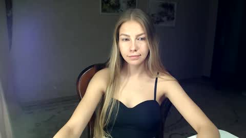 Snapshot of molli_and_tom chatting on October 11, 3:10 pm Bitcoin 1P8NuZxsaNsQTx7wJJJ7Ao1mic4nvJPVLC online show from October 11, 3:10 pm