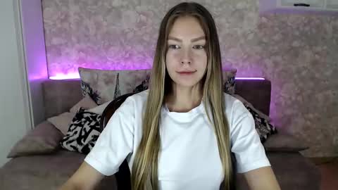 Snapshot of molli_and_tom chatting on November 23, 9:36 pm Bitcoin 1P8NuZxsaNsQTx7wJJJ7Ao1mic4nvJPVLC online show from November 23, 9:36 pm