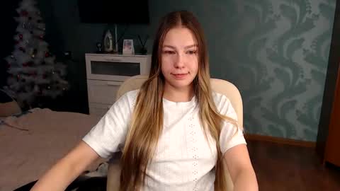 Snapshot of molli_and_tom chatting on February 9, 2:21 pm Bitcoin 1P8NuZxsaNsQTx7wJJJ7Ao1mic4nvJPVLC online show from February 9, 2:21 pm