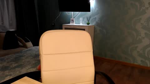 Snapshot of molli_and_tom chatting on March 3, 11:54 pm Bitcoin 1P8NuZxsaNsQTx7wJJJ7Ao1mic4nvJPVLC online show from March 3, 11:54 pm