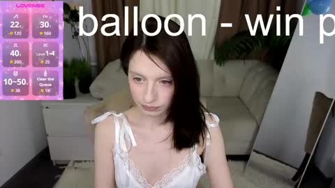 mollie_blush online show from April 28, 11:37 am