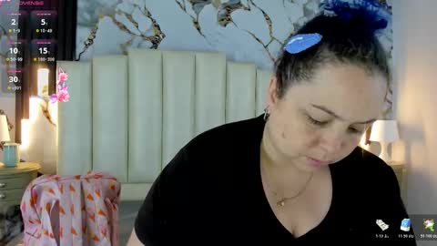 Hey Guys  Im Mollie online show from October 24, 12:34 pm