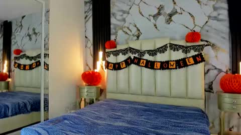 Hey Guys  Im Mollie online show from October 30, 1:01 pm