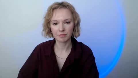 mollilove online show from April 28, 8:52 am