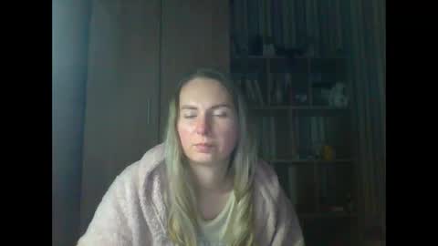 Snapshot of molly971345 chatting on February 4, 11:42 pm molly971345 online show from February 4, 11:42 pm