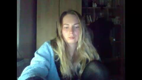 Snapshot of molly971345 chatting on March 14, 6:46 pm molly971345 online show from March 14, 6:46 pm