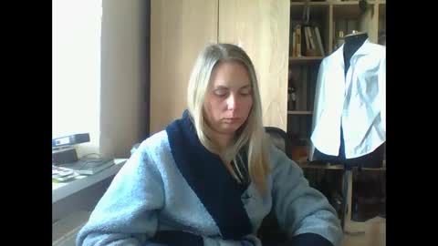 Snapshot of molly971345 chatting on March 28, 11:10 am molly971345 online show from March 28, 11:10 am