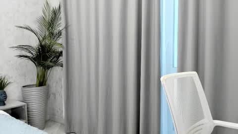 Snapshot of molly_555 chatting on November 30, 2:37 am Sima online show from November 30, 2:37 am