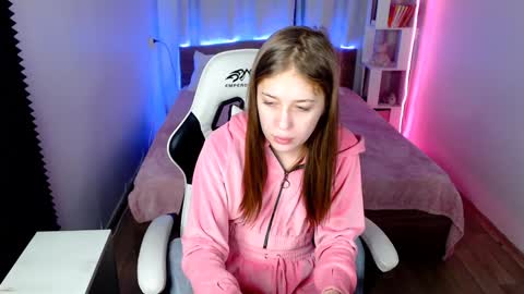 Snapshot of molly_barbie chatting on January 22, 11:56 am Molly Prvt is open online show from January 22, 11:56 am