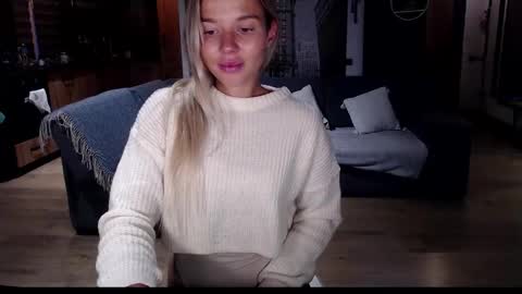 Snapshot of molly_bell chatting on November 20, 1:22 pm Molly online show from November 20, 1:22 pm