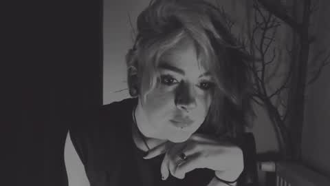 Snapshot of molly_crow chatting on January 15, 7:37 am Molly Crow online show from January 15, 7:37 am