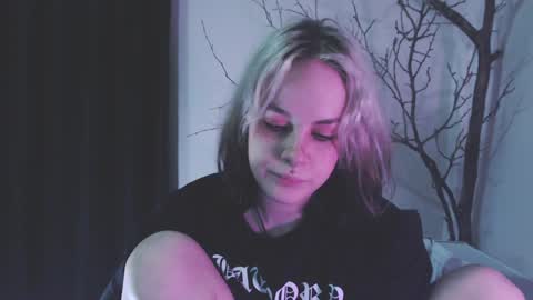 Snapshot of molly_crow chatting on January 31, 1:43 am Molly Crow online show from January 31, 1:43 am