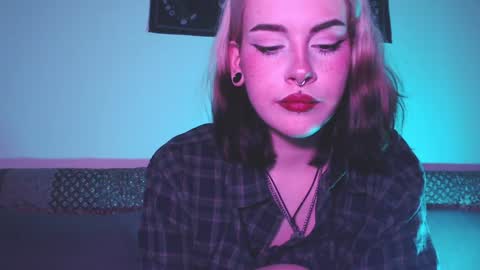 Snapshot of molly_crow chatting on February 3, 12:58 am Molly Crow online show from February 3, 12:58 am