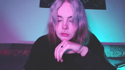 Snapshot of molly_crow chatting on February 7, 10:41 pm Molly Crow online show from February 7, 10:41 pm