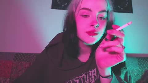 Snapshot of molly_crow chatting on February 9, 10:00 pm Molly Crow online show from February 9, 10:00 pm