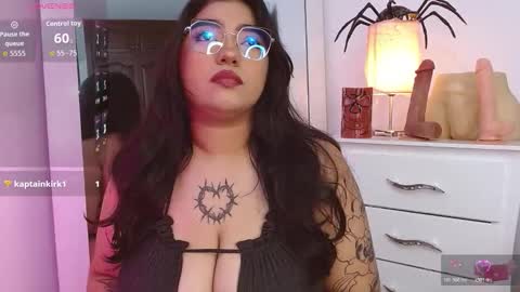 molly_curvyhot online show from November 9, 2:15 pm