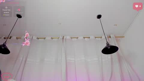Snapshot of molly_hils789 chatting on May 16, 7:34 pm molly_hils789 online show from May 16, 7:34 pm