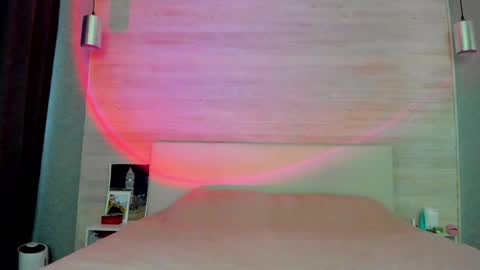 Molly Hunt online show from April 30, 2:40 am