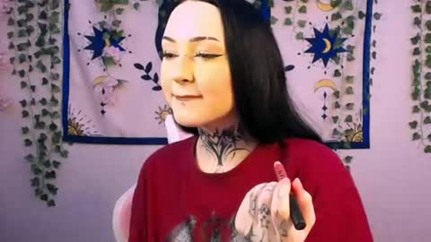 molly_kisss online show from July 15, 8:41 am