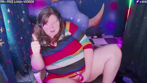 molly_moons online show from November 24, 8:30 pm