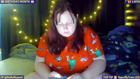 molly_moons online show from December 4, 11:57 pm