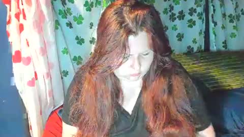 molly_moons online show from June 27, 1:32 am
