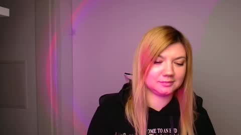 Molly online show from January 10, 12:15 pm