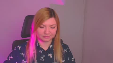 Molly online show from January 20, 12:39 pm