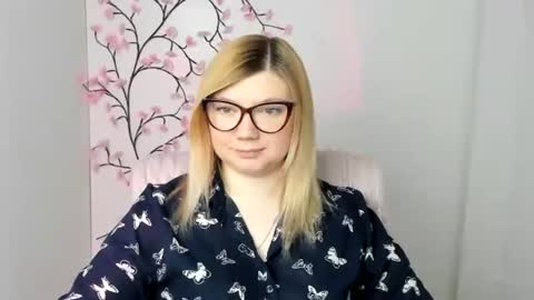 Molly online show from April 29, 11:36 am